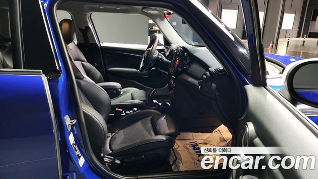 Mini Cooper 2020 — photo 10
