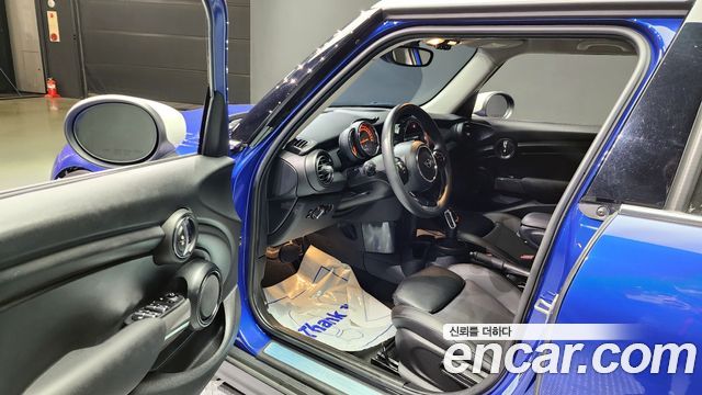Mini Cooper 2020 — photo 11