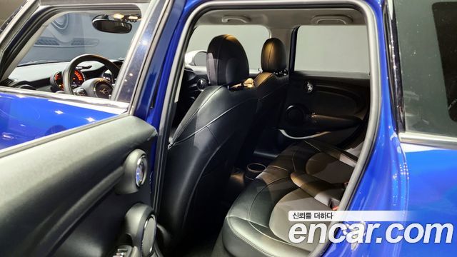 Mini Cooper 2020 — photo 13