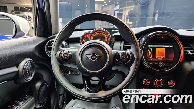 Mini Cooper 2020 — photo 14