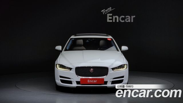 Jaguar XE 2016 — photo 3