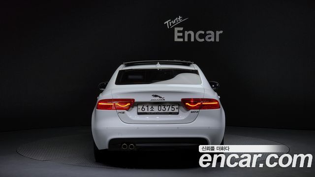 Jaguar XE 2016 — photo 4