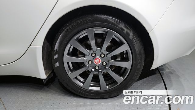 Jaguar XE 2016 — photo 5