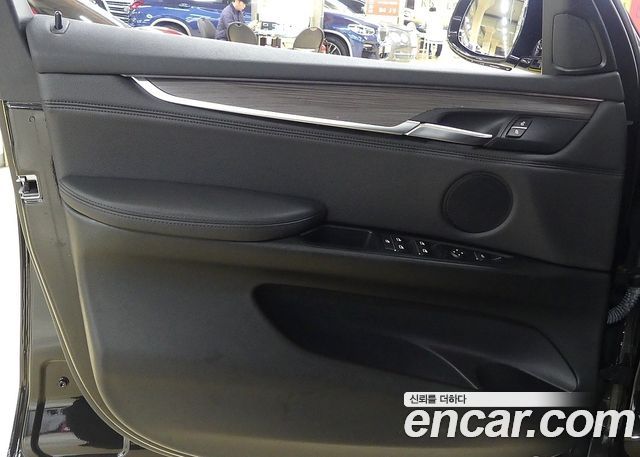 BMW X5 2015 — photo 11