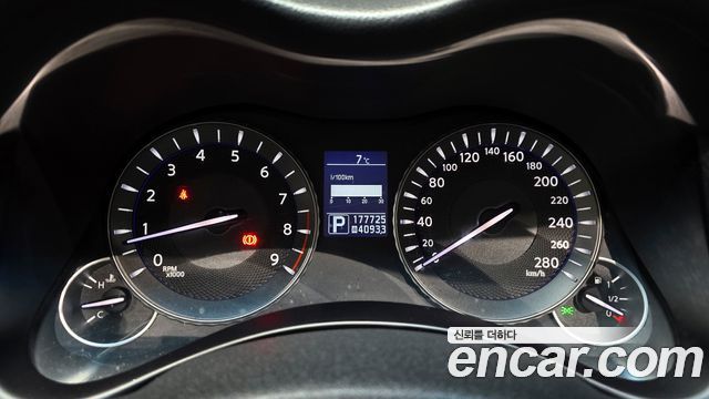 Infiniti M 2011 — photo 8