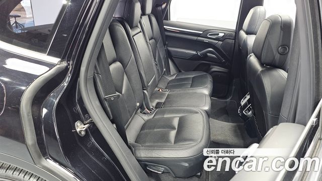 Porsche Cayenne 2016 — photo 12
