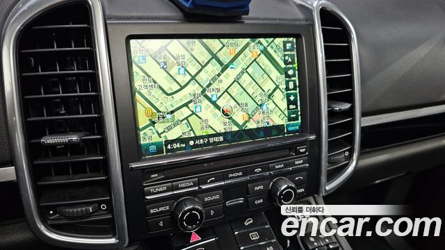 Porsche Cayenne 2016 — photo 16