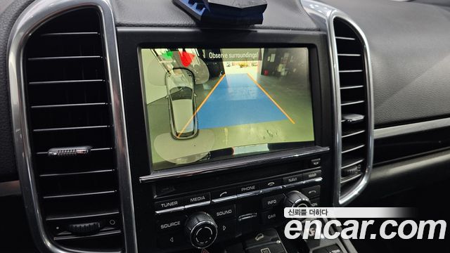 Porsche Cayenne 2016 — photo 17