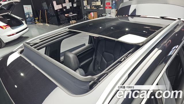 Porsche Cayenne 2016 — photo 19