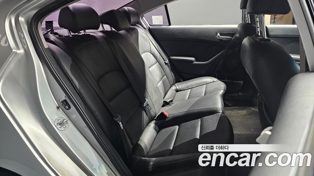 Kia K3 2014 — photo 12