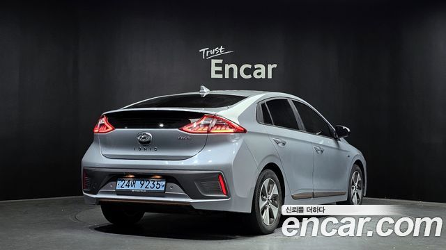 Hyundai Ioniq 2018 — photo 2