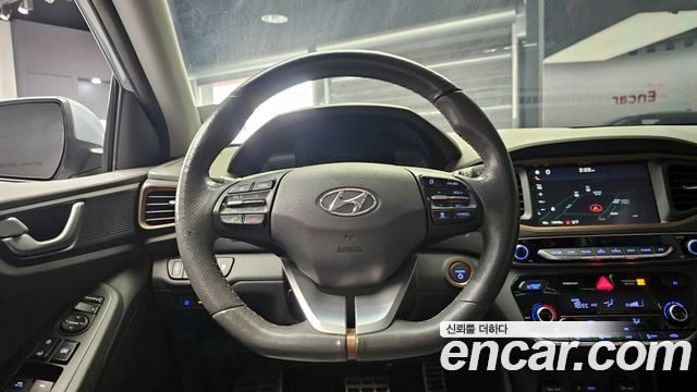 Hyundai Ioniq 2018 — photo 13