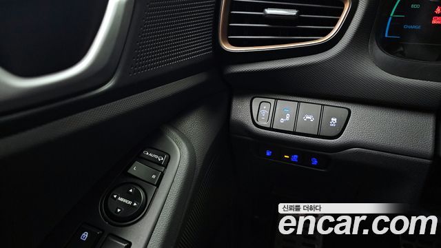 Hyundai Ioniq 2018 — photo 17