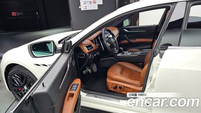 Maserati Ghibli 2016 — photo 11