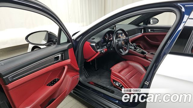 Porsche Panamera 2021 — photo 11