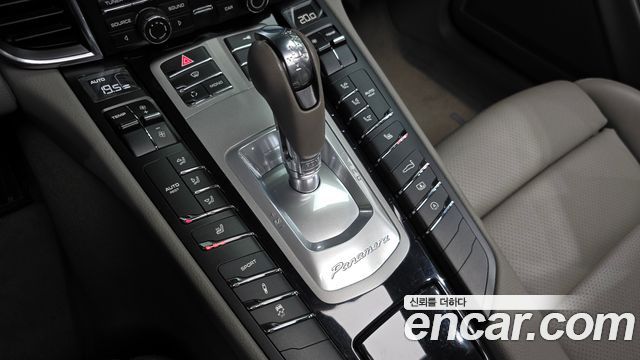 Porsche Panamera 2010 — photo 9