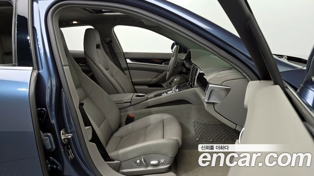 Porsche Panamera 2010 — photo 10