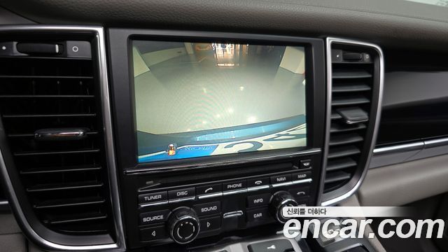 Porsche Panamera 2010 — photo 16