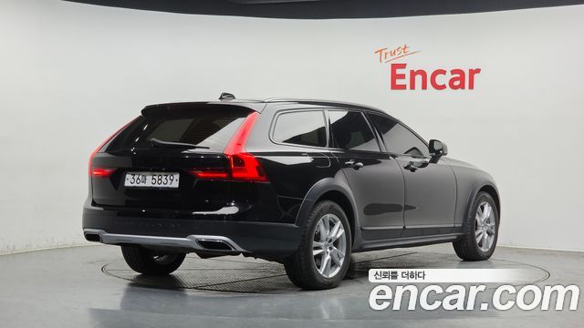 Volvo V90 2017 — photo 2