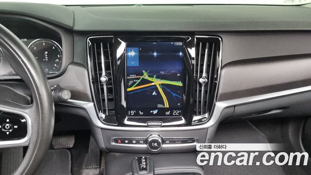 Volvo V90 2017 — photo 14