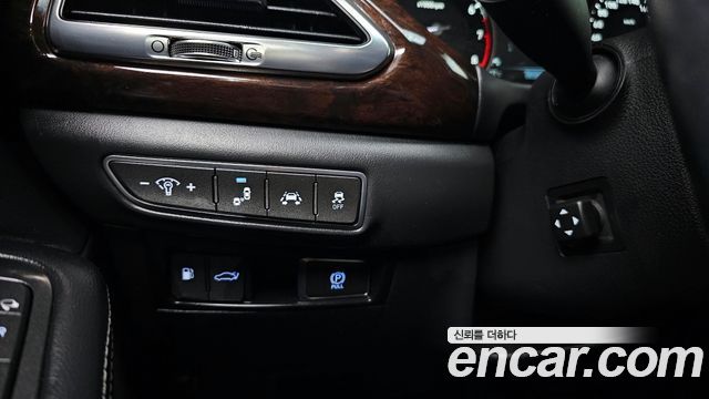 Genesis EQ900 2016 — photo 14