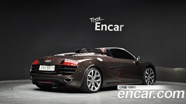 Audi R8 2012 — photo 2