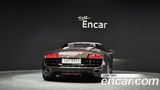 Audi R8 2012 — photo 4