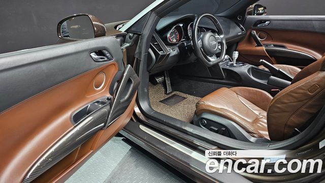 Audi R8 2012 — photo 11