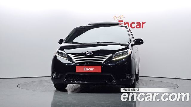 Toyota Sienna 2017 — photo 3