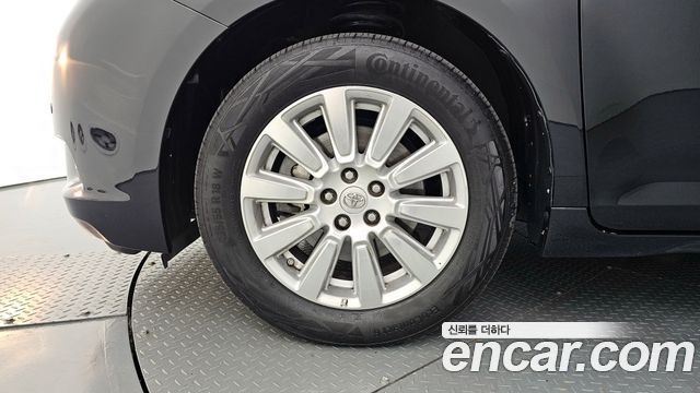 Toyota Sienna 2017 — photo 5