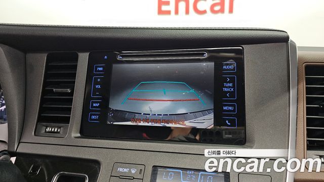 Toyota Sienna 2017 — photo 15