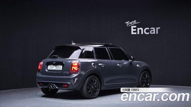 Mini Cooper 2019 — photo 2