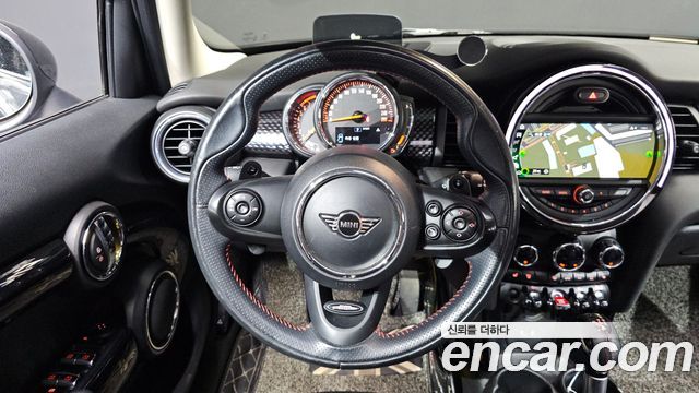 Mini Cooper 2019 — photo 13