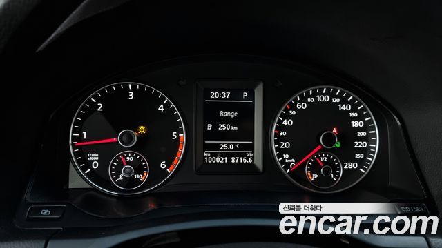 Volkswagen Scirocco 2012 — photo 8