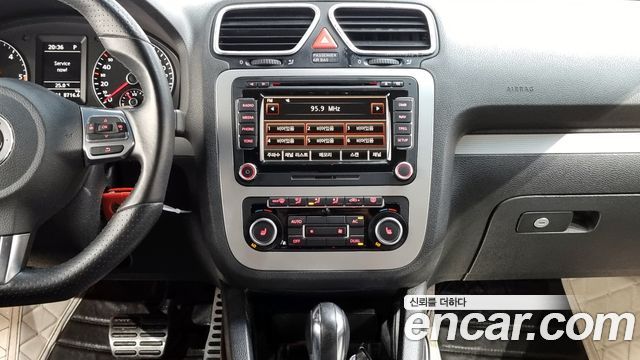 Volkswagen Scirocco 2012 — photo 14