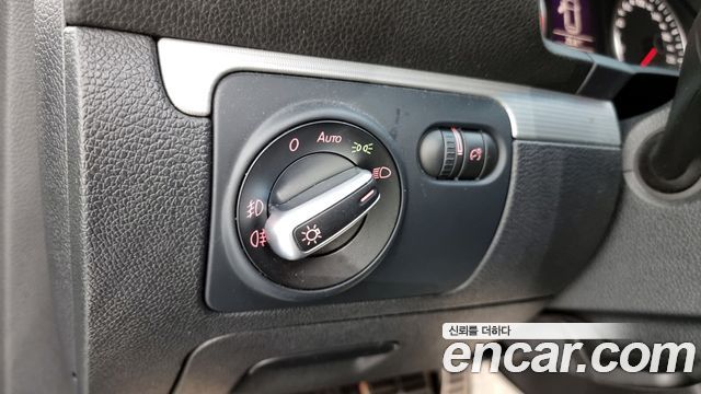 Volkswagen Scirocco 2012 — photo 17