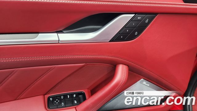Porsche 911 2022 — photo 14