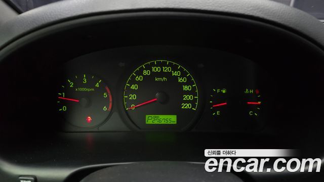 Hyundai Starex 2011 — photo 8