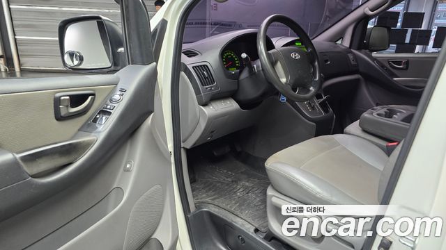 Hyundai Starex 2011 — photo 11