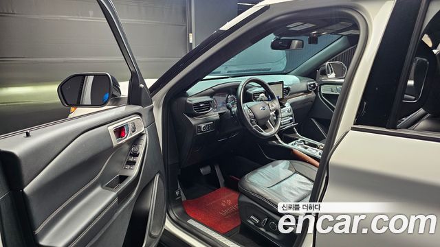 Ford Explorer 2020 — photo 11