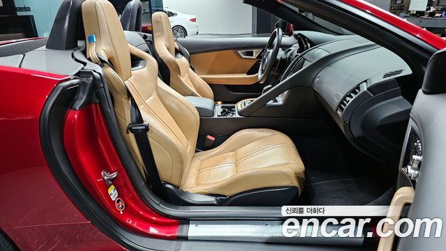 Jaguar F-TYPE 2017 — photo 10