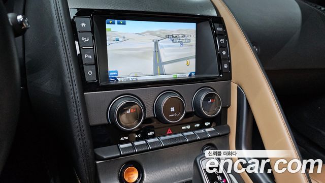 Jaguar F-TYPE 2017 — photo 16