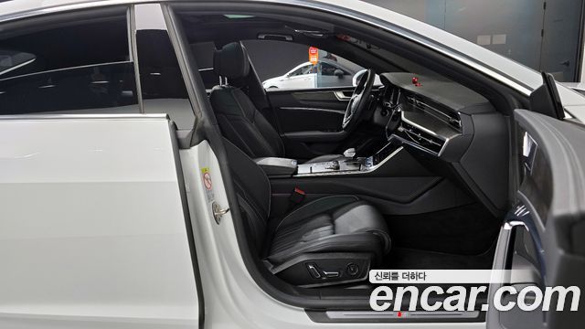 Audi A7 2020 — photo 11