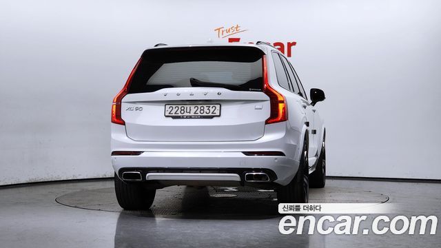 Volvo XC90 2021 — photo 4