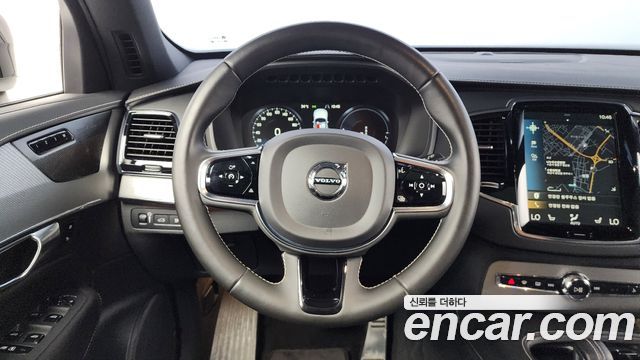 Volvo XC90 2021 — photo 13