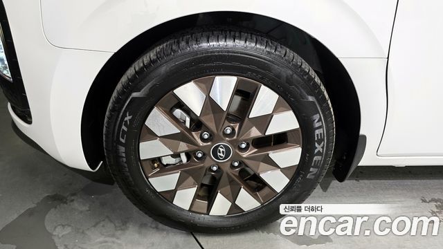 Hyundai Staria 2024 — photo 5
