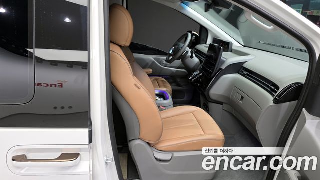 Hyundai Staria 2024 — photo 12