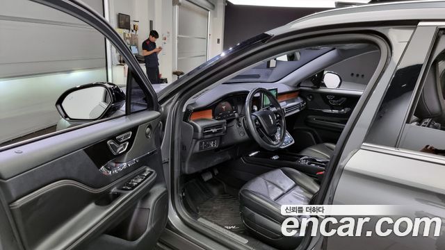 Lincoln Corsair 2021 — photo 10