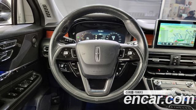 Lincoln Corsair 2021 — photo 13