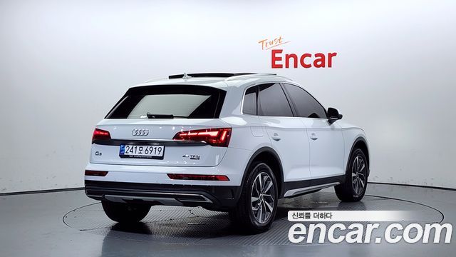 Audi Q5 2023 — photo 2
